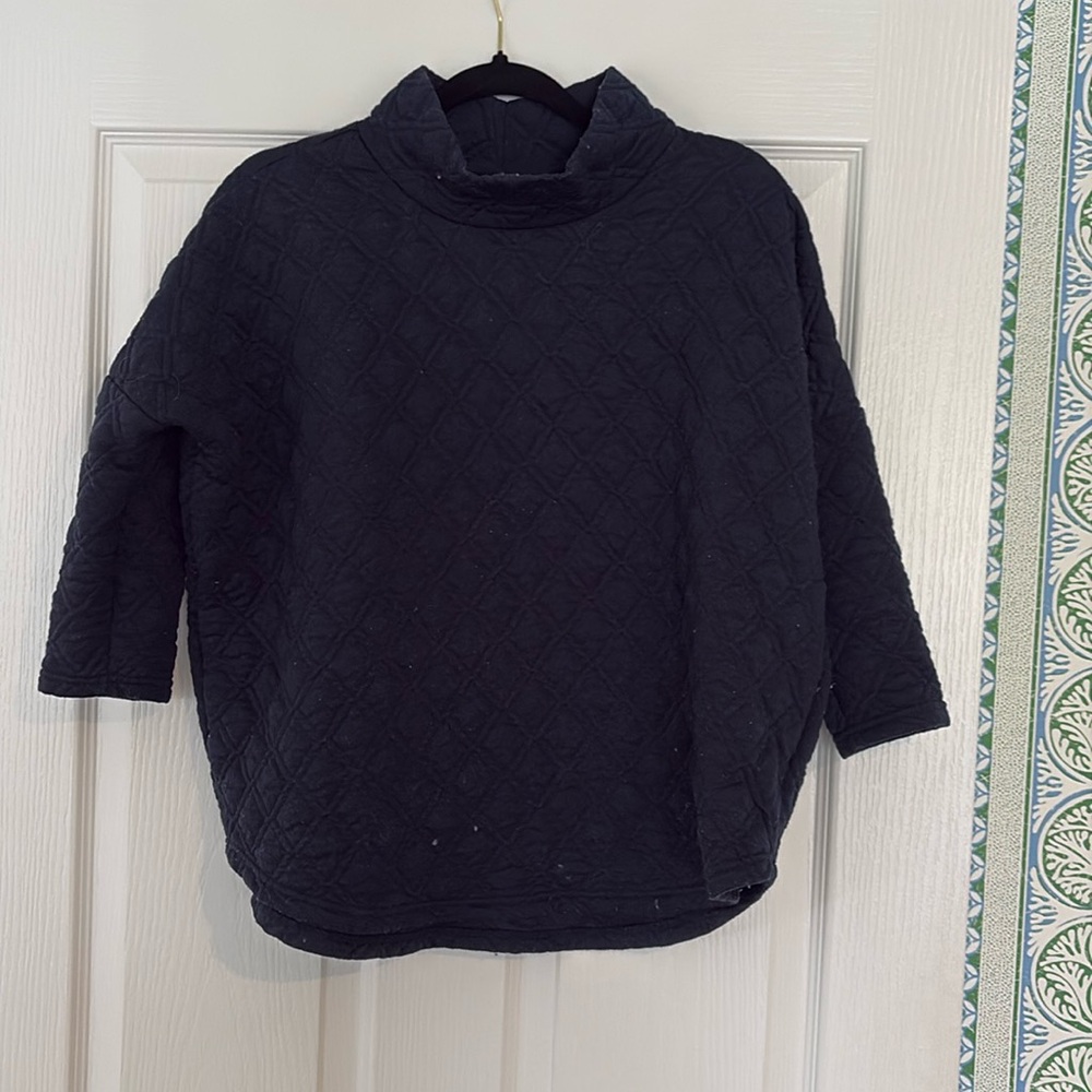 Tuckernuck sport M/L 
Color navy blue